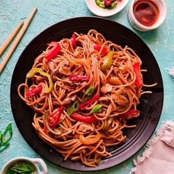 HOT GARLIC NOODLES  8.46 OZ