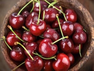 RED SWEET CHERRIES